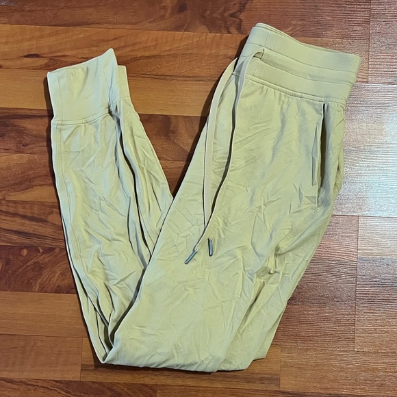 lululemon joggers - Picture 1 of 8
